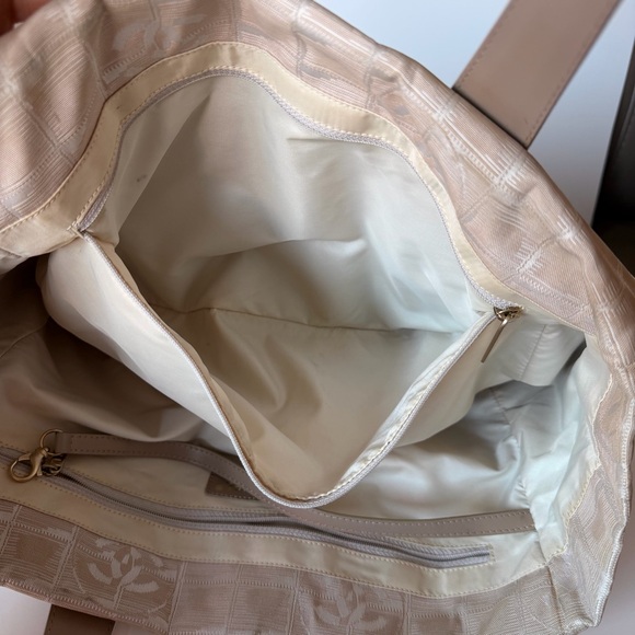 Chanel Travel Line Tote Beige CC Jacquard  very good condition pre loved 💕 - Picture 10 of 16